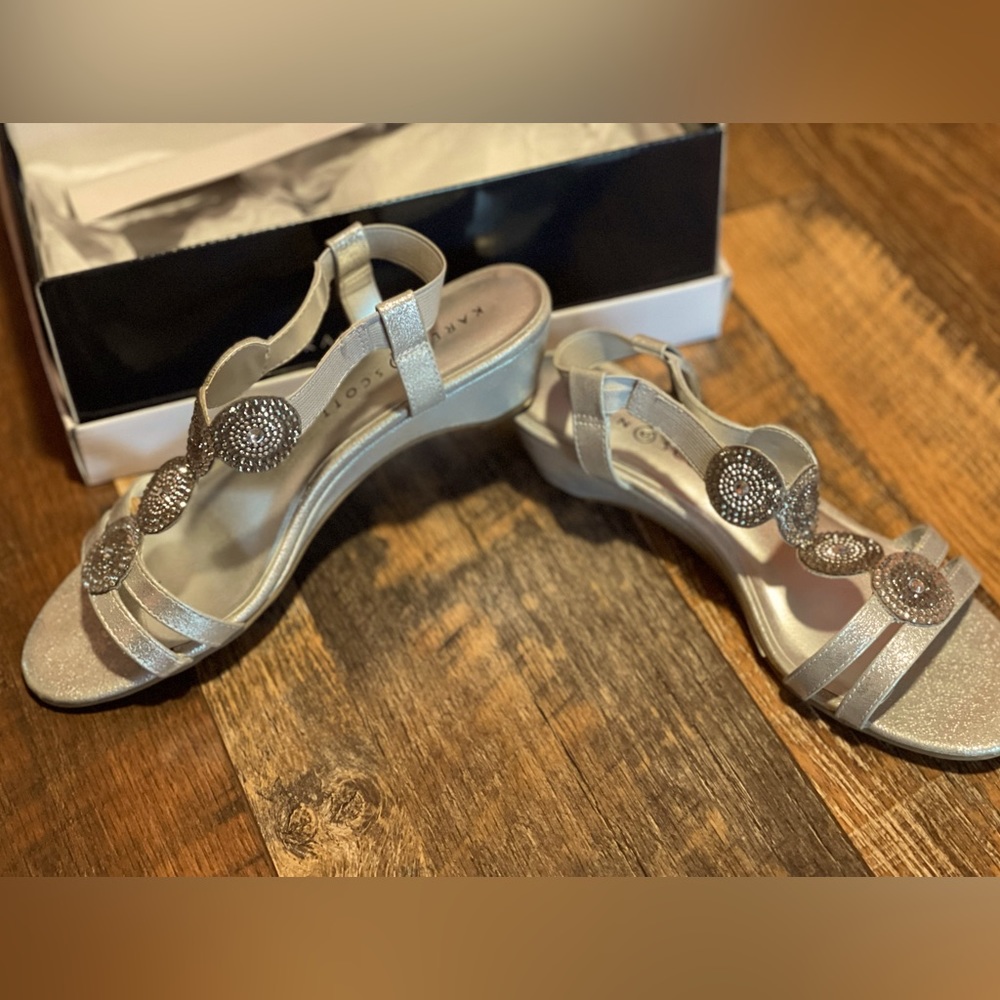 Karen Scott size 8